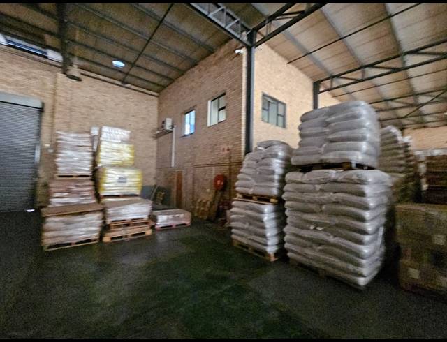 962M² WAREHOUSE TO LET IN NORTH RIDING
